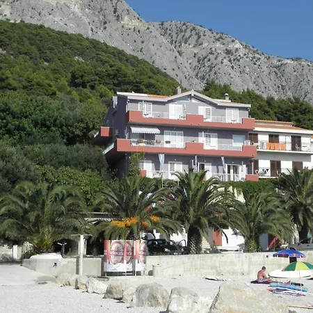 Beachfront Caklje * Podgora (Split-Dalmatia)
